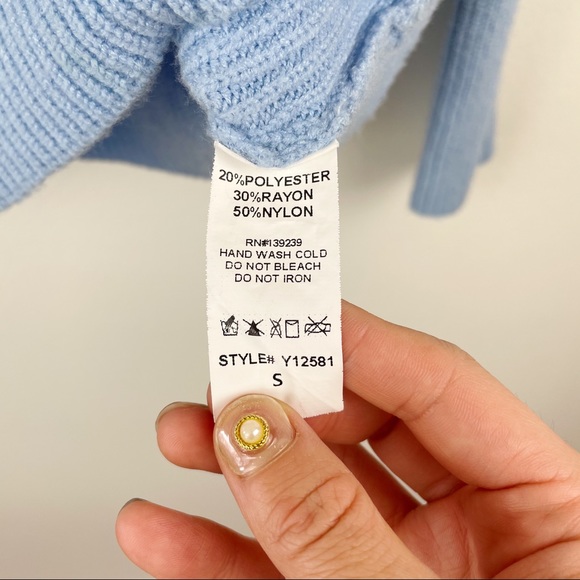 Off the shoulder sweater - Picture 3 of 6